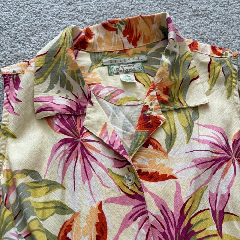 Vintage Tommy Bahama Tie Front Shirt Womens M Pink Floral Silk Tropical Beach - Picture 2 of 7